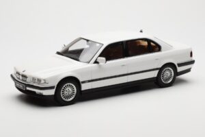 BMW 750iL E38 Asia Exclusive Weiß Otto 1:18 OT836