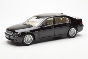 BMW 760Li E66 Schwarz Kyosho 1:18 08572BK