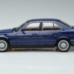 BMW Alpina B10 4.6 E34 Blau MCG 1:18 MCG18230 Druckguss - image 3 of 6
