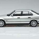 BMW Alpina B10 4.6 E34 Silber MCG 1:18 MCG18231 Druckguss - image 3 of 5