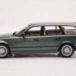 BMW Alpina B10 E34 Touring Dunkelgrün MCG 1:18 - image 3 of 6