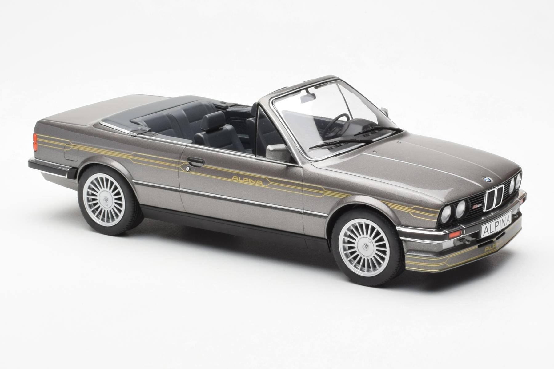 BMW Alpina C2 2.7 E30 Cabriolet Grau MCG 1:18 MCG18384 Druckguss — Bild 4 von 5