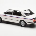 BMW M535i E12 Weiß Norev 1:18 - image 4 of 5