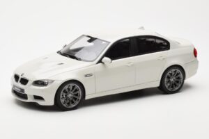 BMW M3 E90 Limousine Weiß GT Spirit 1:18 GT053