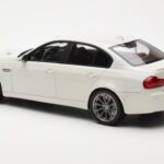 BMW M3 E90 Limousine Weiß GT Spirit 1:18 - image 5 of 6
