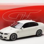 BMW M3 E90 Limousine Weiß GT Spirit 1:18 - image 6 of 6
