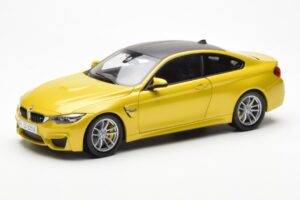 BMW M4 F82 Austin Gelb Metallic Paragon 1:18 80432339606