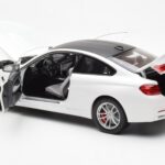 BMW M4 F82 Frozen Brilliant Weiß Paragon 1:18 PA-97101 - image 5 of 8