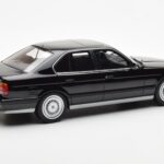 BMW M5 E34 Schwarz Otto 1:18 - image 2 of 6
