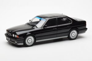 BMW M5 E34 Schwarz Otto 1:18 OT690