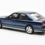 BMW M5 E34 Blau Metallic Otto 1:18 - image 5 of 6