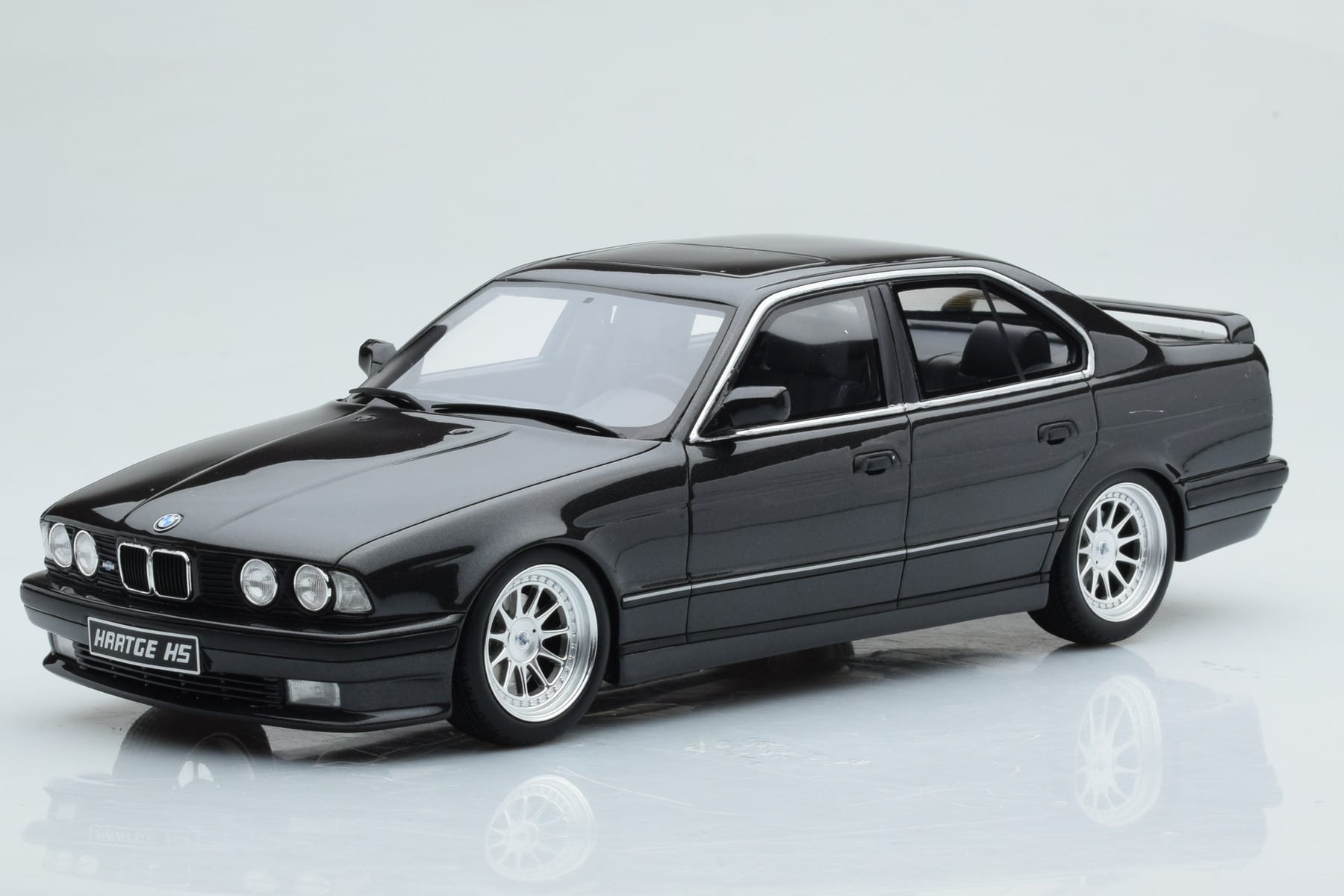 BMW M5 E34 Hartge Schwarz Otto 1:18 OT362B Resin