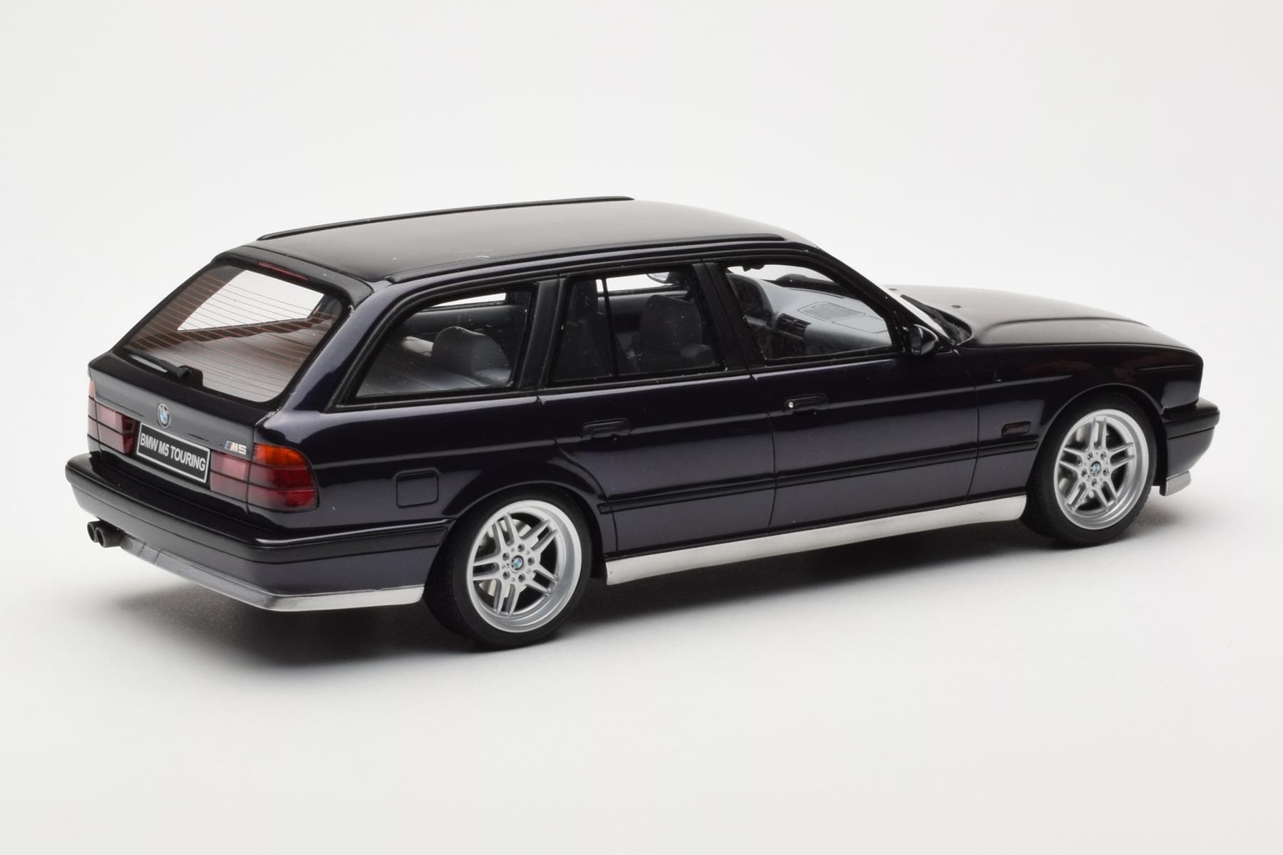 BMW M5 E34 Touring Diamond Schwarz Otto 1:18 OT198 Resin — Bild 2 von 6