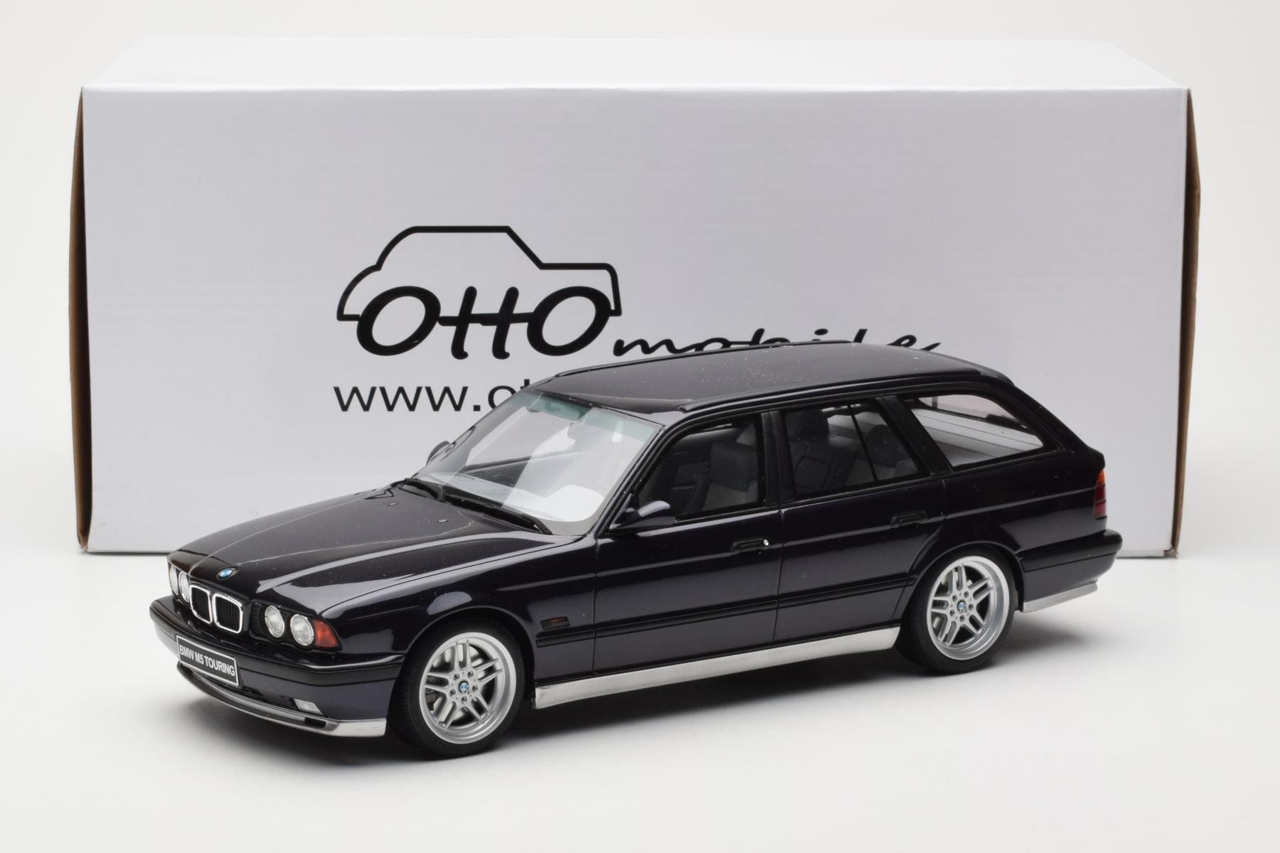 BMW M5 E34 Touring Diamond Schwarz Otto 1:18 OT198 Resin — Bild 6 von 6