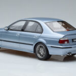 BMW M5 E39 Silverwater Blau Otto 1:18 - image 5 of 6