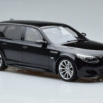 BMW M5 E61 Touring Schwarz Otto 1:18 - image 4 of 6