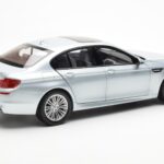 BMW M5 F10 Silverstone Silber Paragon 1:18 80432186353 - image 3 of 8