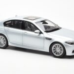 BMW M5 F10 Silverstone Silber Paragon 1:18 80432186353 - image 6 of 8