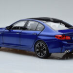 BMW M5 F90 Marina Bay Blau Norev 1:18 - image 6 of 7