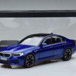 BMW M5 F90 Marina Bay Blau Norev 1:18 - image 7 of 7