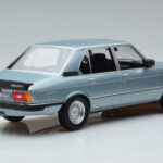 BMW M535i E12 Blau Norev 1:18 - image 2 of 6
