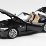 BMW Z4 E89 Spider Schwarz Metallic Kyosho 1:18 08771BK - image 2 of 9