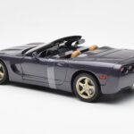 Chevrolet Corvette C5 Cabriolet Lila Perl Metallic UT Models 1:18 - image 5 of 6