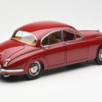 Daimler 250 V8 Rot Paragon 1:18 PA-98312 - image 3 of 8