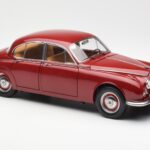 Daimler 250 V8 Rot Paragon 1:18 PA-98312 - image 6 of 8