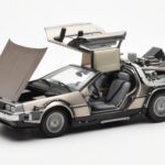 DeLorean DMC-12 Time Machine Back to the Future Silber Sun Star 1:18 - image 8 of 8