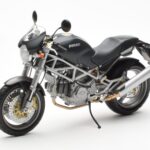 Ducati Monster M900 Schwarz Minichamps 1:12 - image 2 of 4