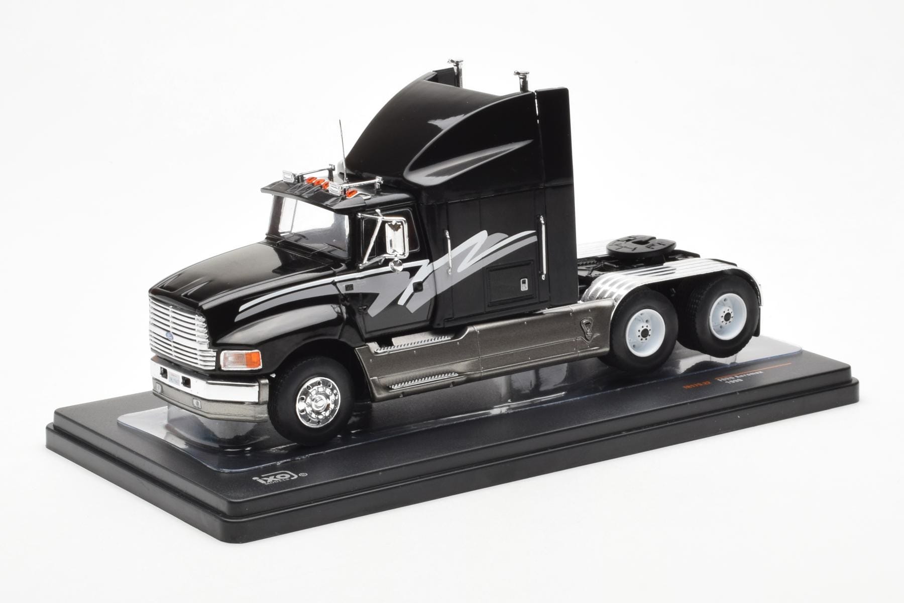 Ford Aeromax Schwarz IXO 1:43 TR179 Druckguss — Bild 3 von 4