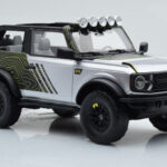 Ford Bronco RTR Iconic Silber GT Spirit 1:18 - image 4 of 6