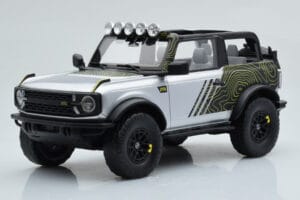 Ford Bronco RTR Iconic Silber GT Spirit 1:18 GT404