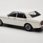 Ford Granada Mk1 Weiß MCG 1:18 MCG18395 - image 5 of 6
