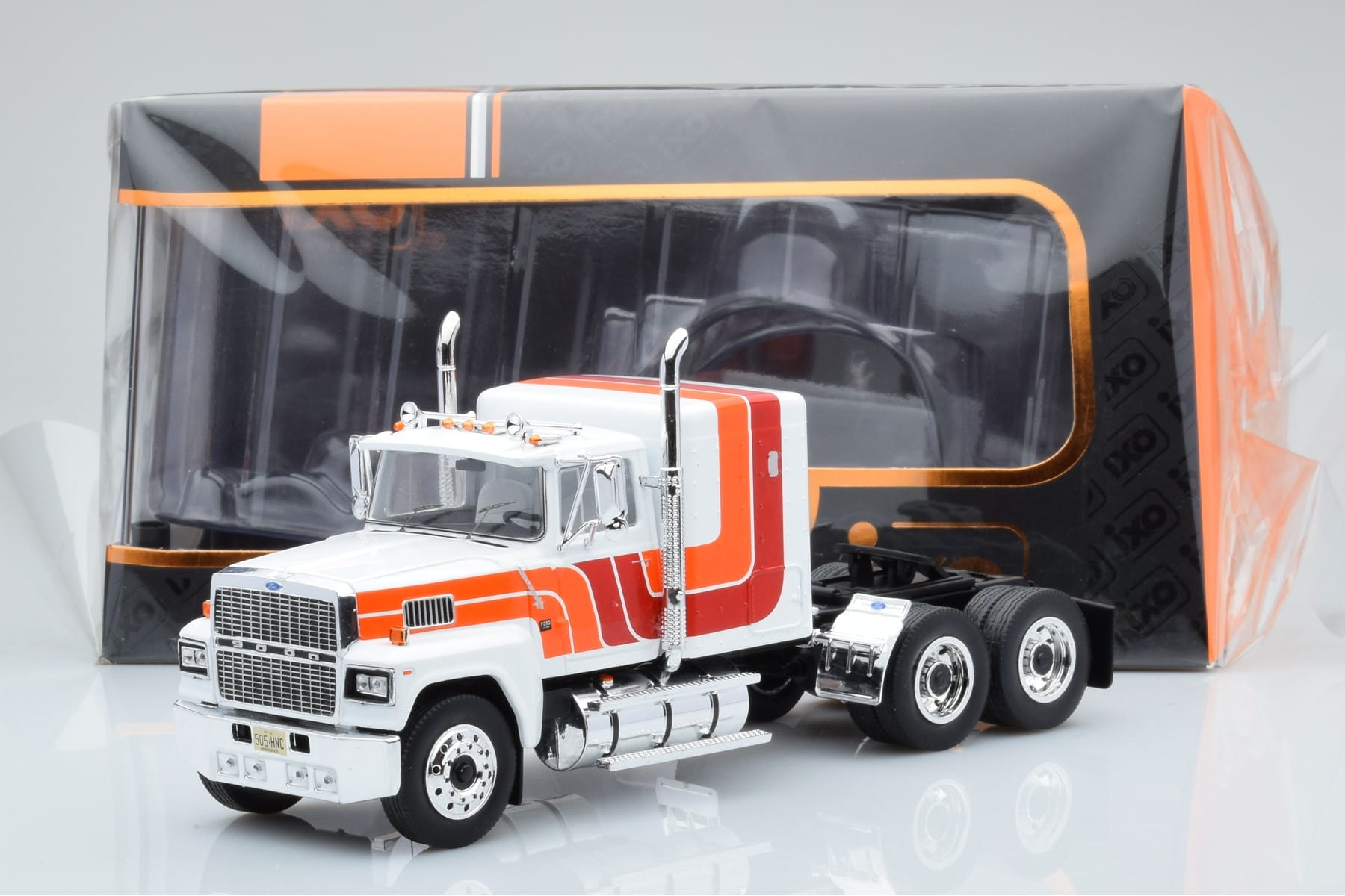 Ford LTL 9000 Weiß Rot Orange IXO 1:43 TR094 Druckguss — Bild 5 von 5