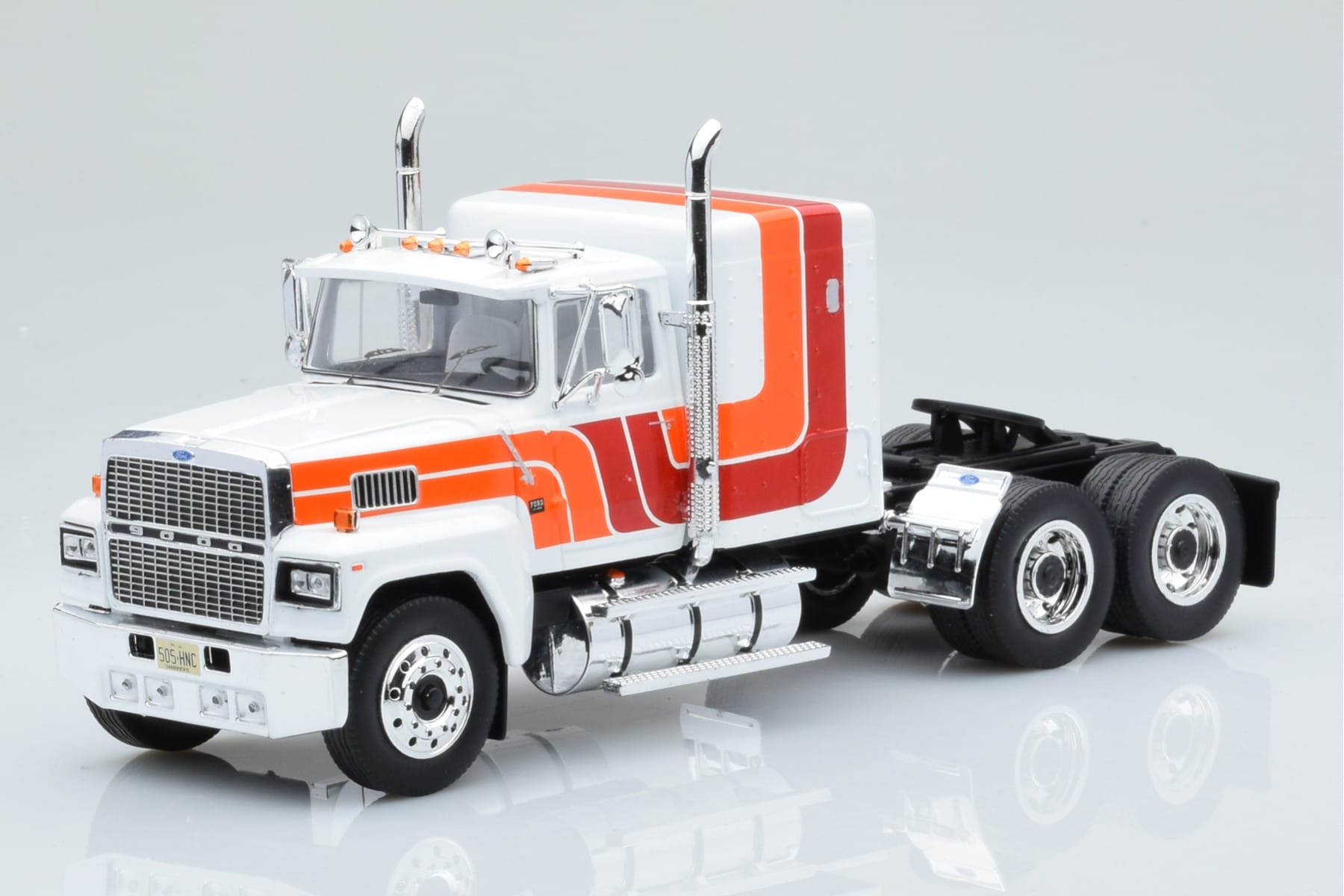 Ford LTL 9000 Weiß Rot Orange IXO 1:43 TR094 Druckguss