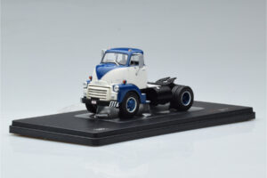 GMC 950 COE Blau Weiss IXO 1:43