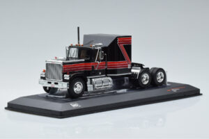 GMC General Rot Schwarz IXO 1:43 TR102