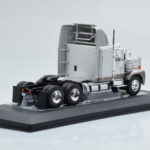 GMC General SBFA Silber IXO 1:43 - image 2 of 6
