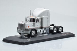 GMC General SBFA Silber IXO 1:43 TR166