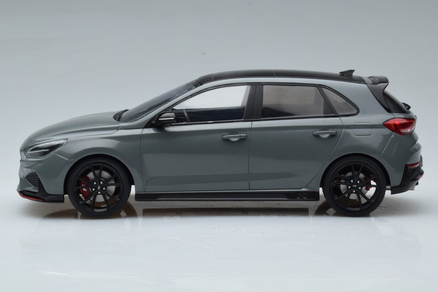 Hyundai i30 N PD Schattengrau MCG 1:18 MCG18375 Druckguss — Bild 3 von 6
