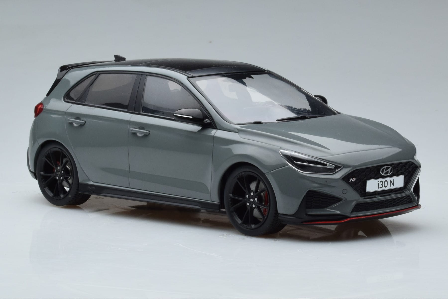 Hyundai i30 N PD Schattengrau MCG 1:18 MCG18375 Druckguss — Bild 4 von 6