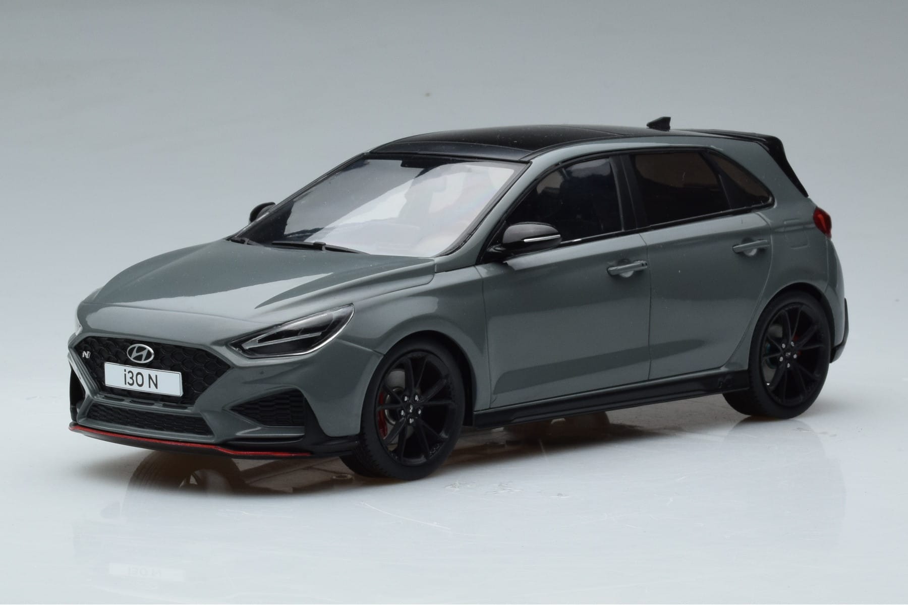 Hyundai i30 N PD Schattengrau MCG 1:18 MCG18375 Druckguss