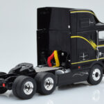 International Eagle Cabover Schwarz IXO 1:43 - image 2 of 5
