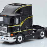 International Eagle Cabover Schwarz IXO 1:43