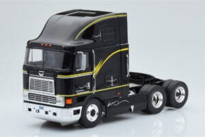 International Eagle Cabover Schwarz IXO 1:43 TR169