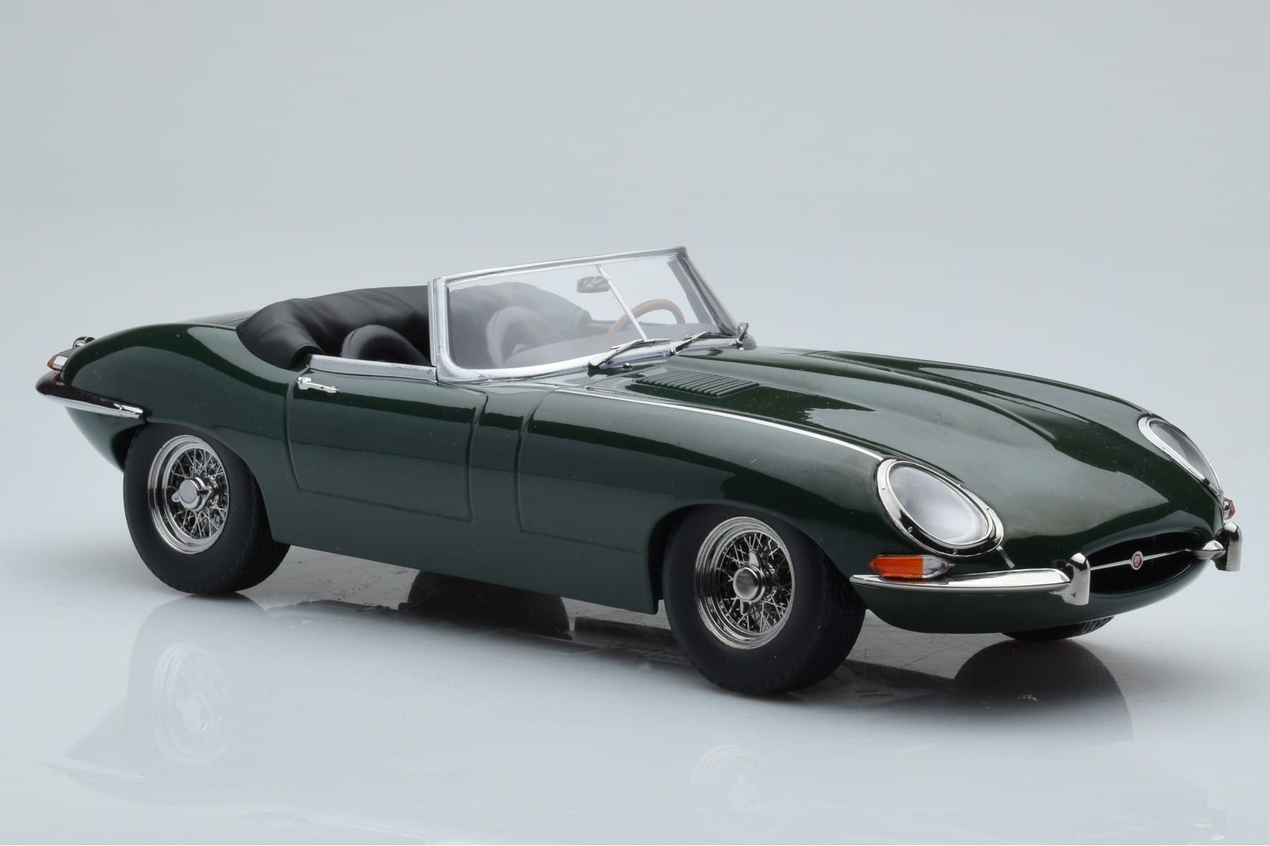 Jaguar E-Type Series 1 Roadster Grün KK-Scale 1:18 KKDC180481 Druckguss — Bild 4 von 6