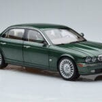 Jaguar XJ6 X350 Racing Grün Almost Real 1:18 - image 6 of 13