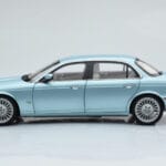 Jaguar XJ6 X350 Seafrost Hellblau Almost Real 1:18 - image 6 of 11
